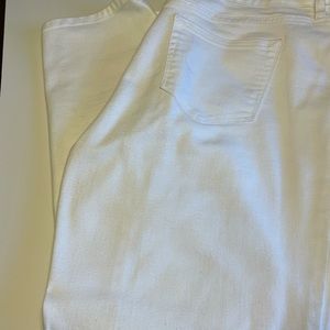 EUC Ana brand white ankle skinny jeans